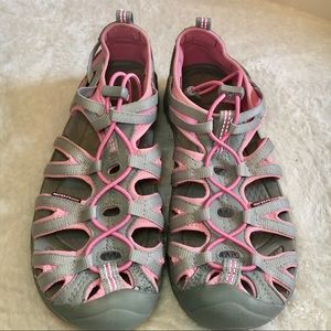 Keen Whisper Sandals - pink & gray - size 6
